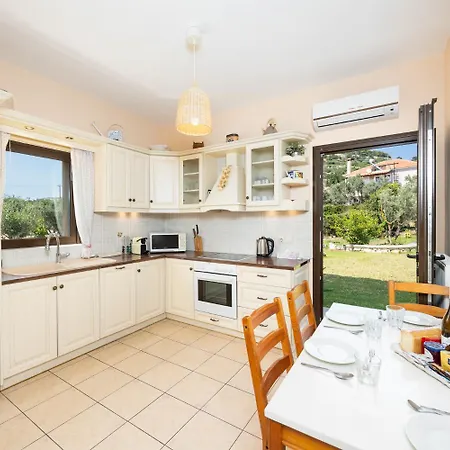 빌라 Eufrosini 스보로나타